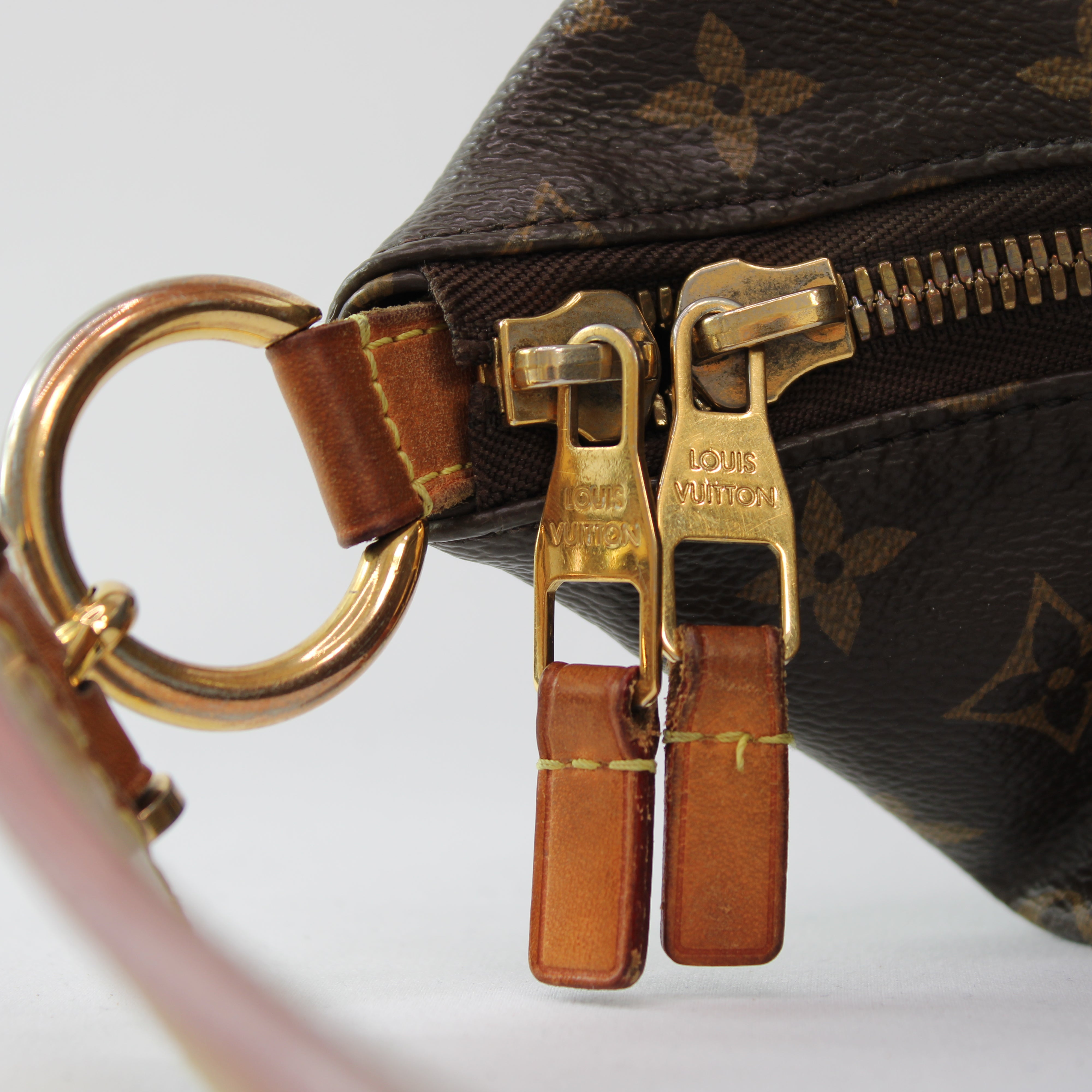 Louis Vuitton Sully MM Shoulder Bag